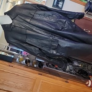 Phase two. Leather coat. Dark Brownish black. 4XT